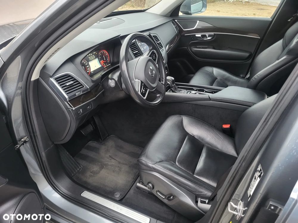 Volvo XC 90 T5 AWD Geartronic Momentum - 11