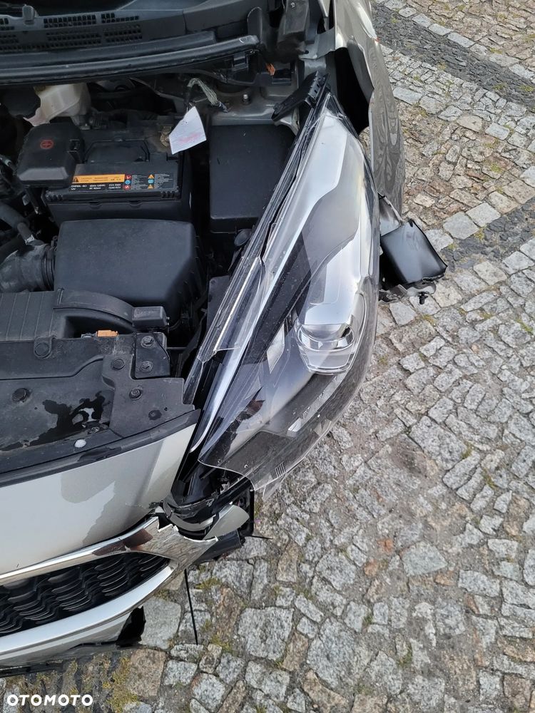 Kia Carens 1.6 GDI Dream Team Edition - 40
