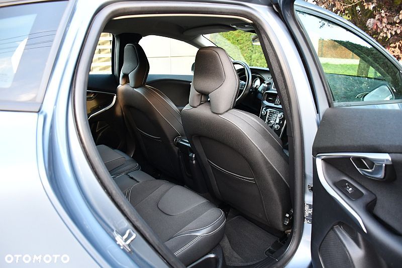Volvo V40 T3 Momentum - 22