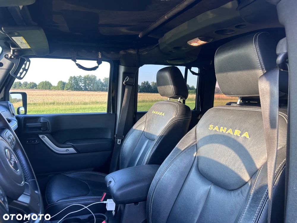 Jeep Wrangler 3.6 Unlim Sahara - 26