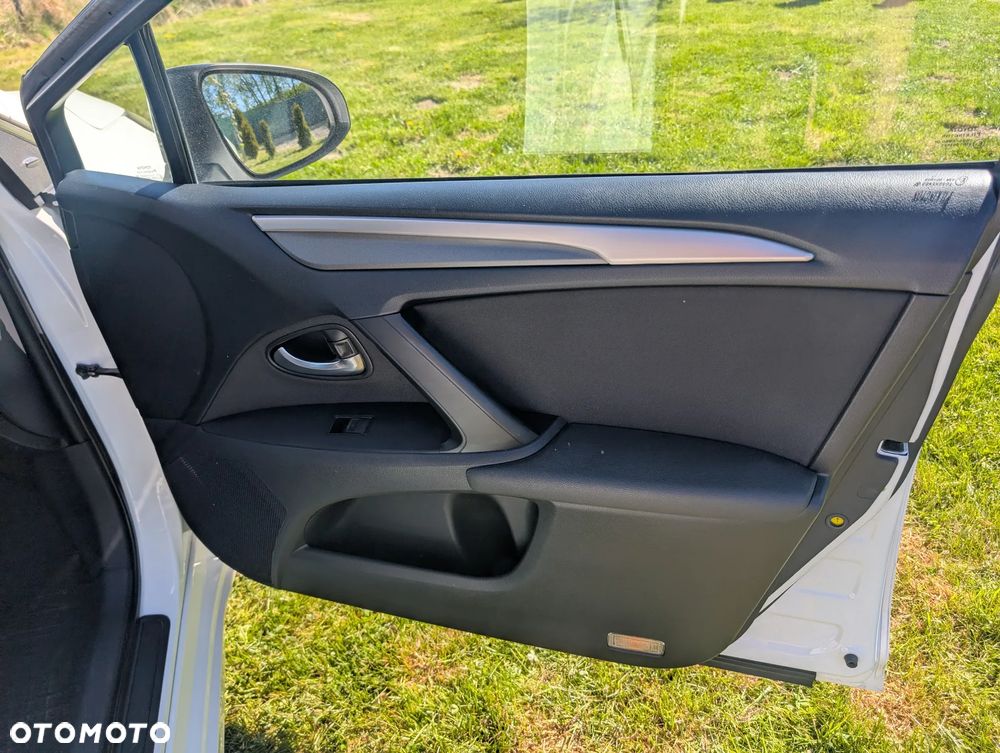 Toyota Avensis 1.8 Premium - 30