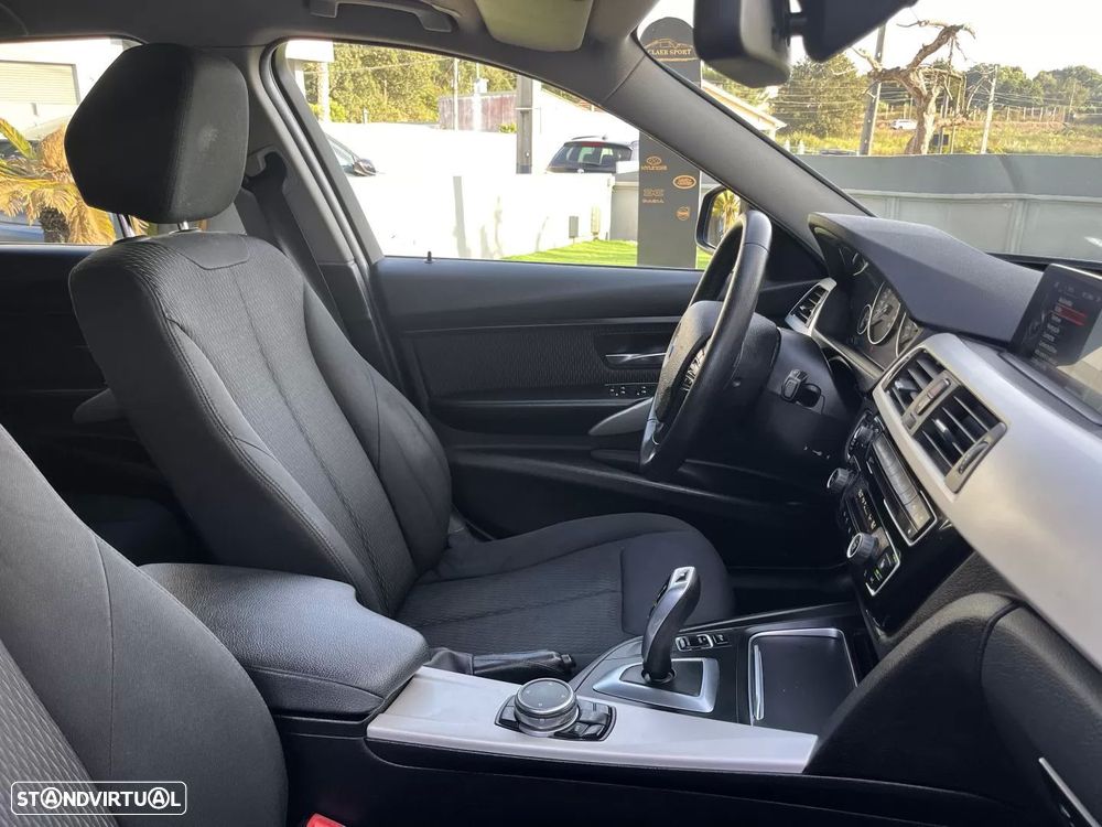 BMW 318 d Touring Line Sport Auto - 33