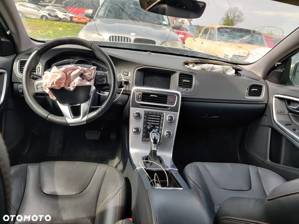 Volvo V60 Cross Country T5 AWD Geartronic Momentum - 7