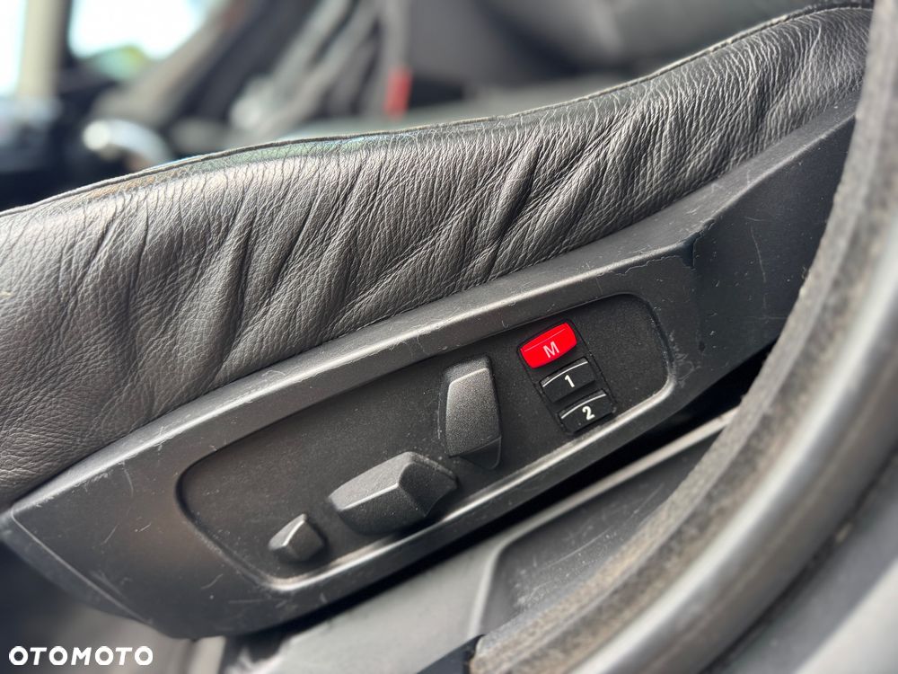 BMW Seria 5 525d - 9