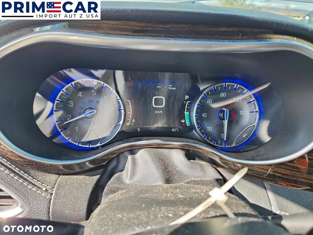 Chrysler Pacifica - 4