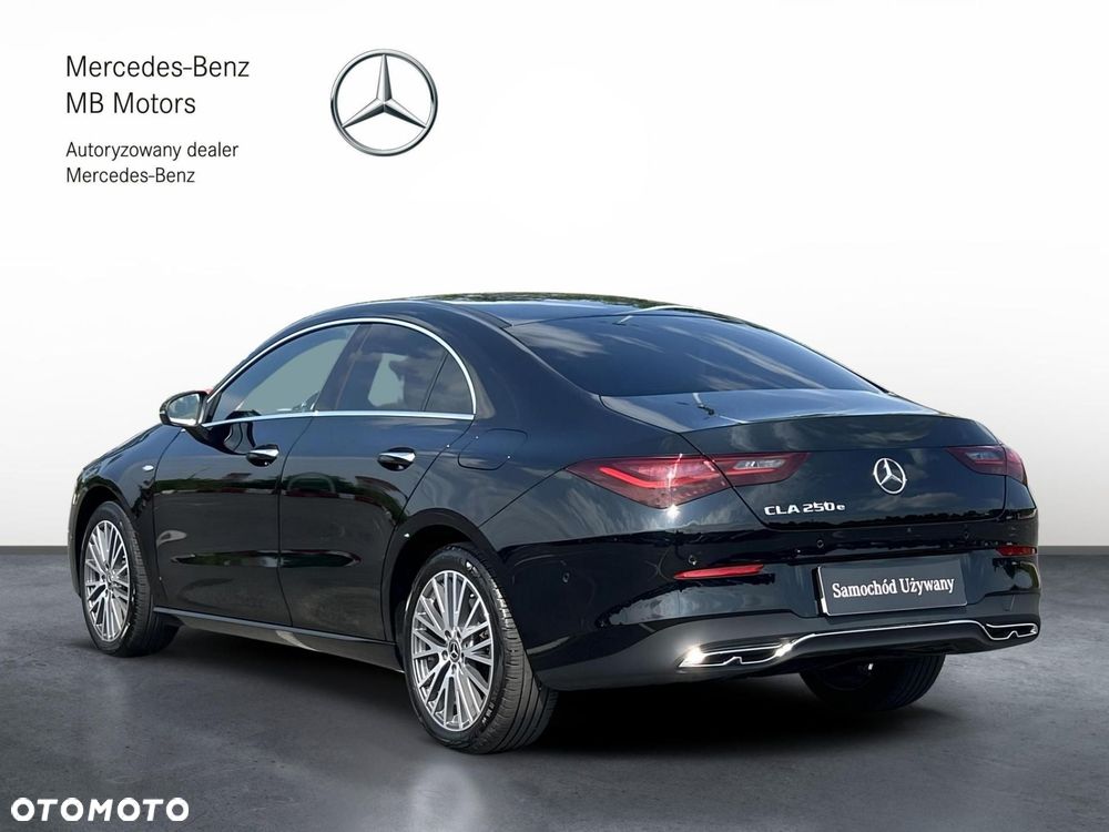 Mercedes-Benz CLA 250 E Progressive 8G-DCT - 4