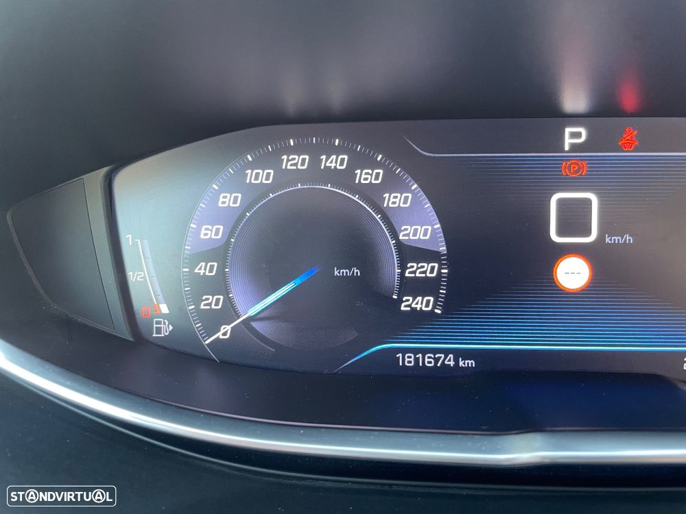 Peugeot 5008 1.5 BlueHDi Allure EAT8 - 19