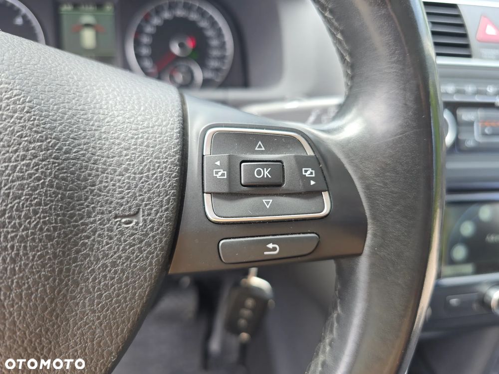 Volkswagen Touran - 29