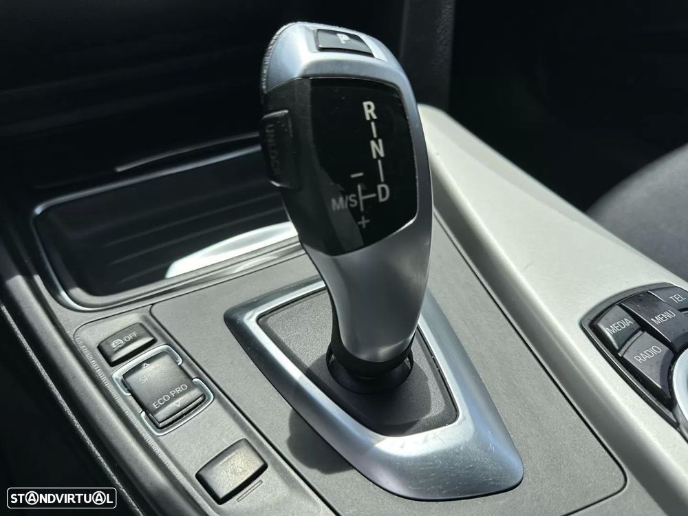 BMW 318 d Aut. Sport Line - 49