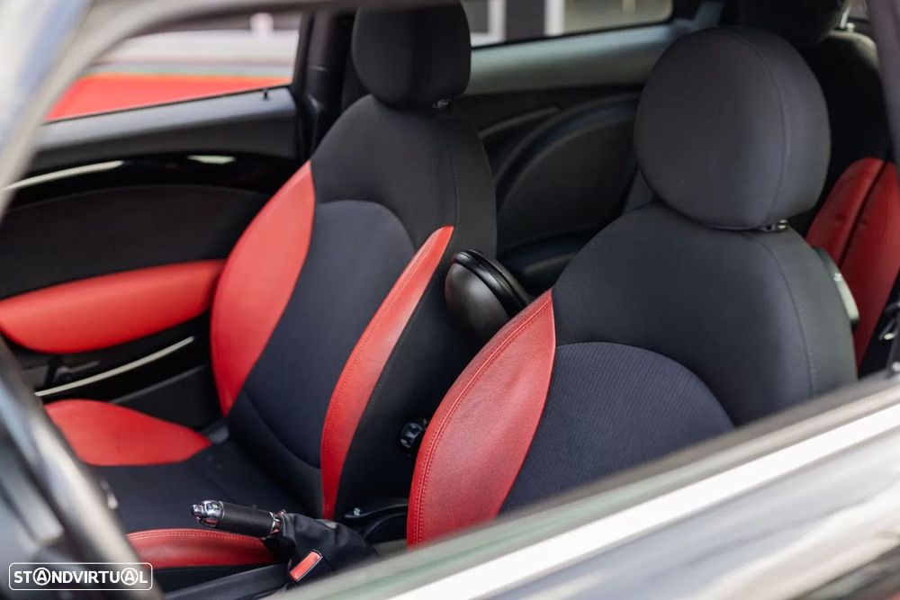 MINI 3 Portas Cooper SD - 17