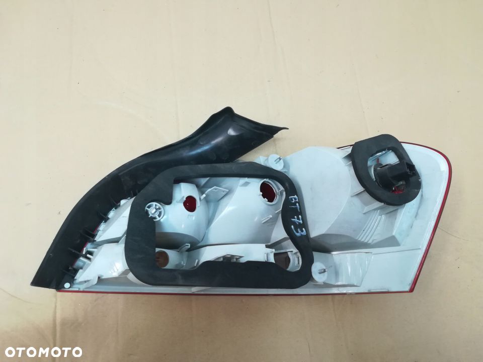 BMW E82 E88 lampa lewa tył BT73 - 2