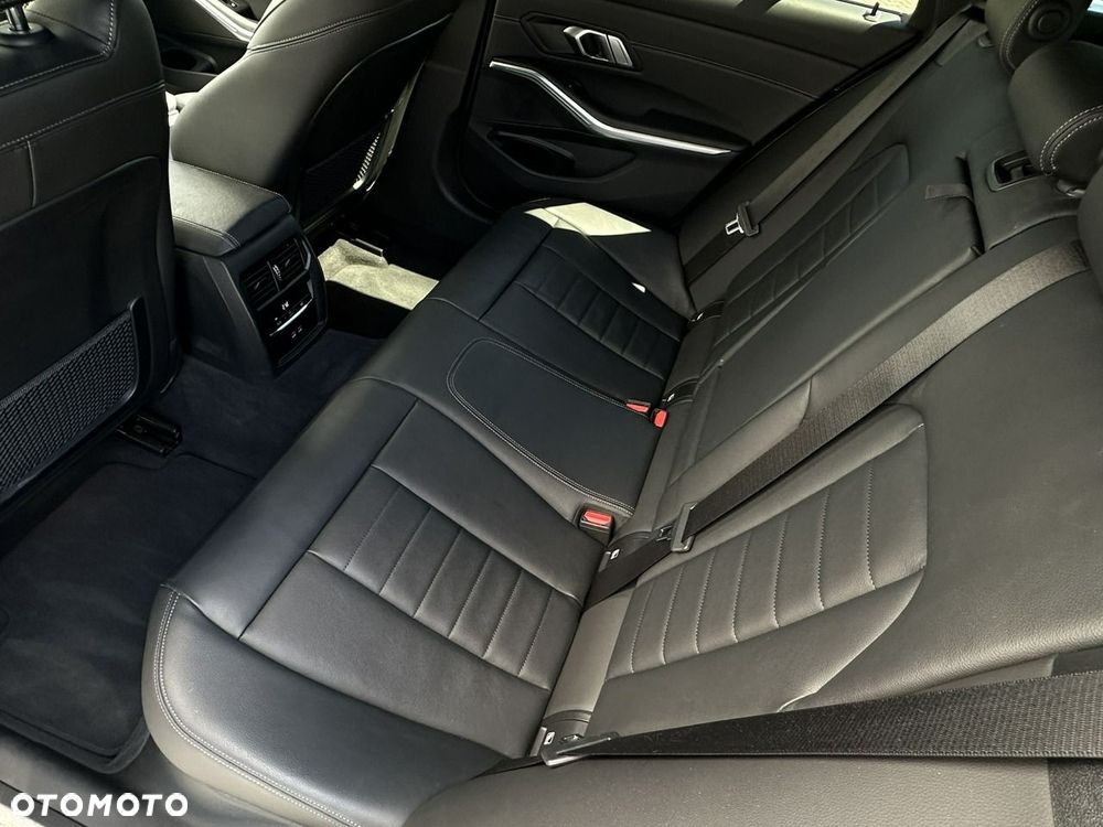 BMW Seria 3 320d xDrive MHEV Sport Line - 18