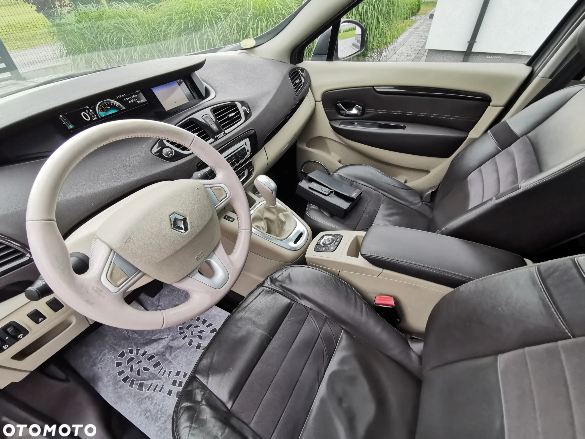 Renault Scenic 1.5dCi TomTom Edition EDC - 13