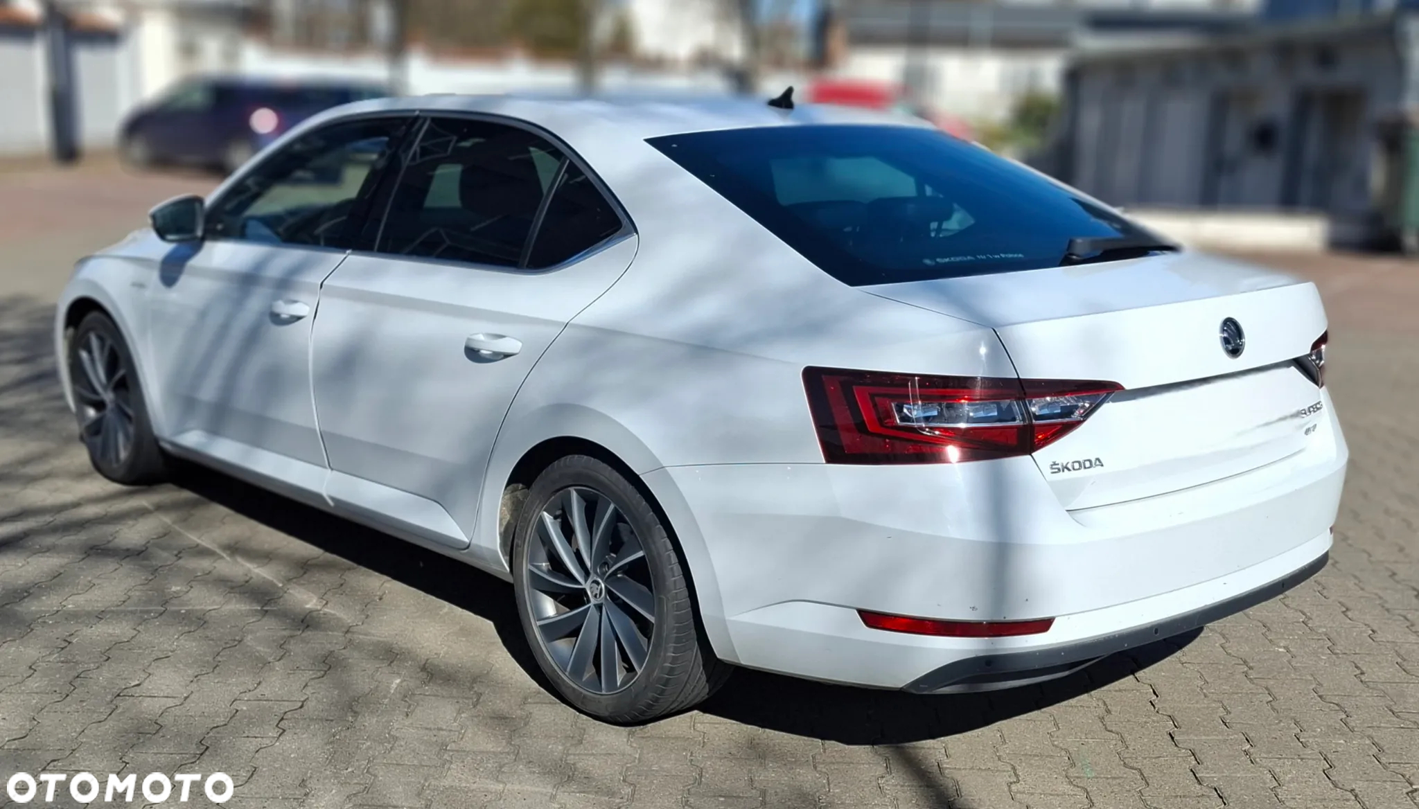 Skoda Superb 2.0 TDI 4x4 L&K DSG - 11