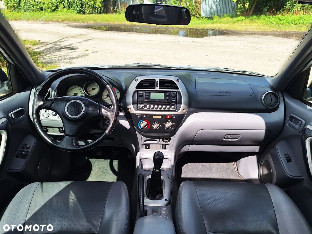 Toyota RAV4 D-4D 4x4 - 7