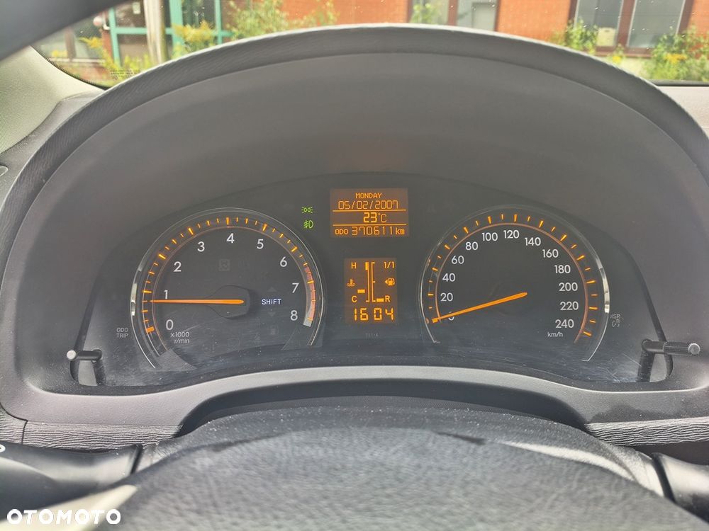 Toyota Avensis 1.6 Active - 25
