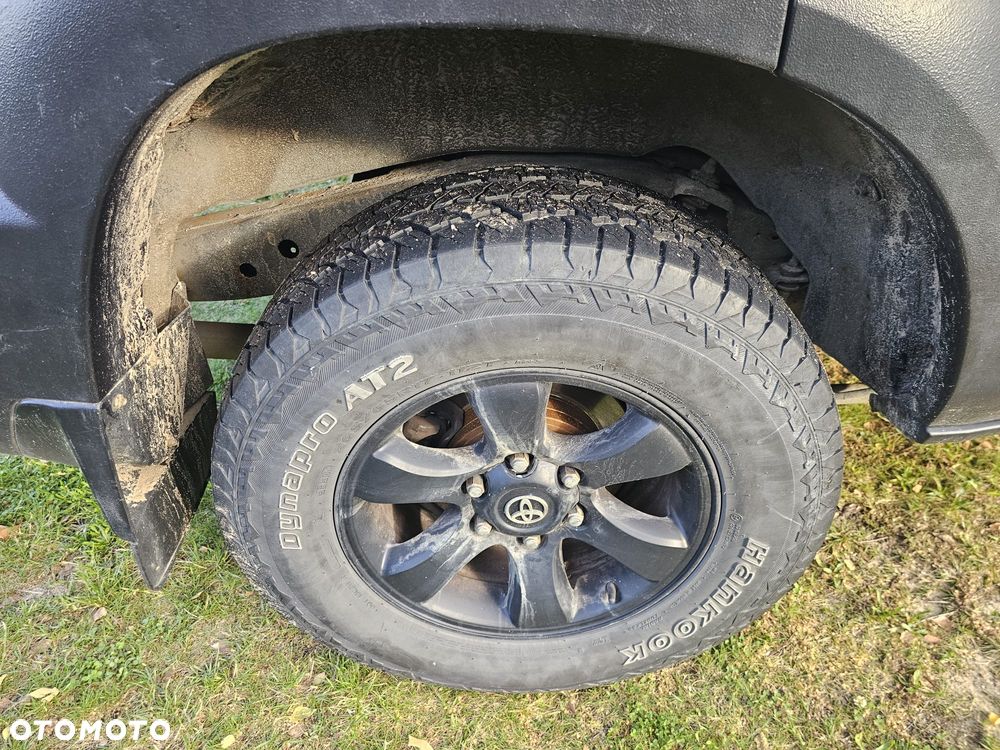 Toyota Land Cruiser - 12