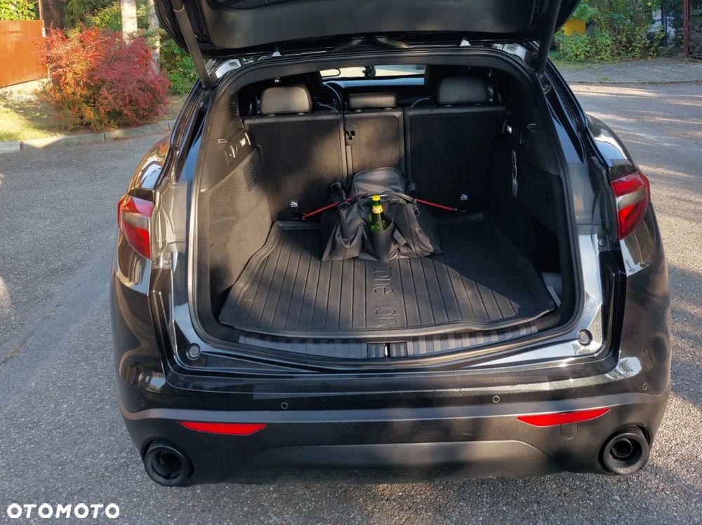 Alfa Romeo Stelvio - 4