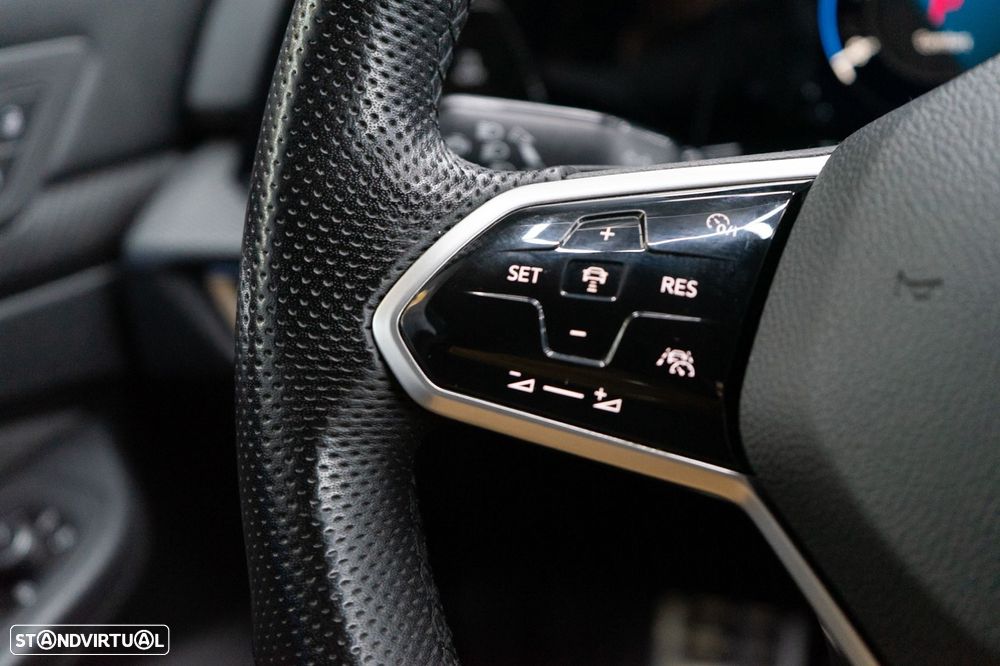 VW Golf Variant 2.0 TDi R-Line DSG - 43