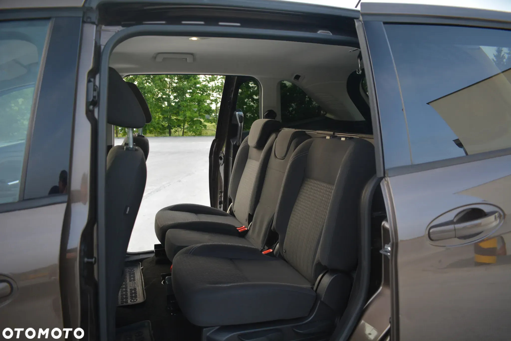 Ford Grand C-MAX - 25