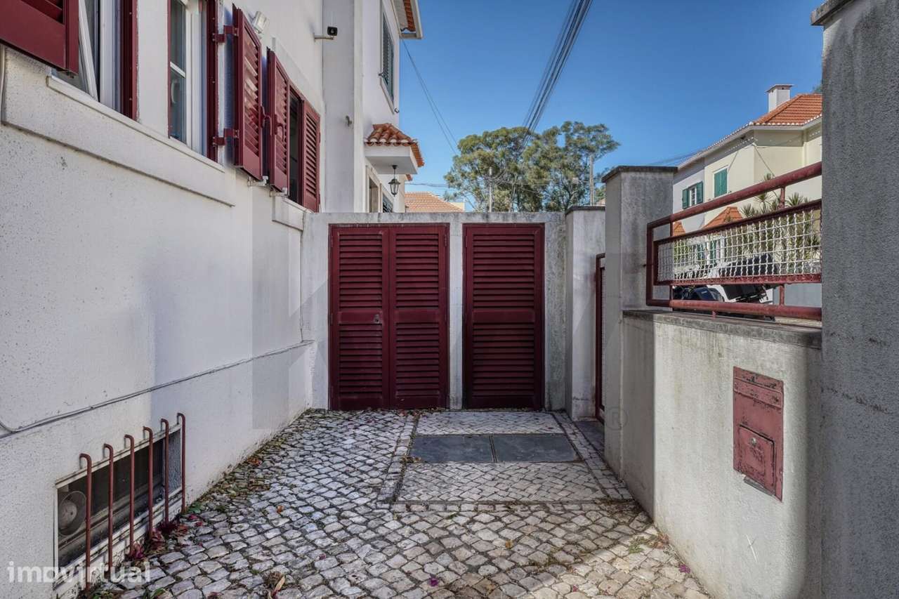 Fantástica Moradia V2+1 em Caselas | Lisboa - Grande imagem: 2/41