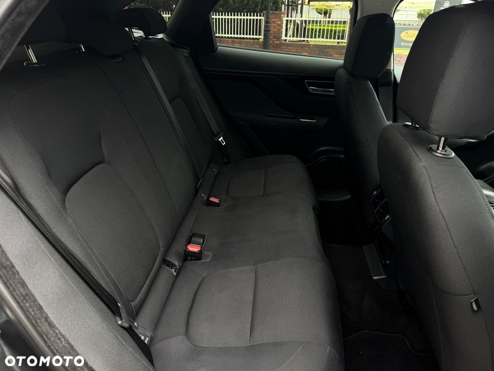 Jaguar F-Pace 20d AWD R-Sport - 23