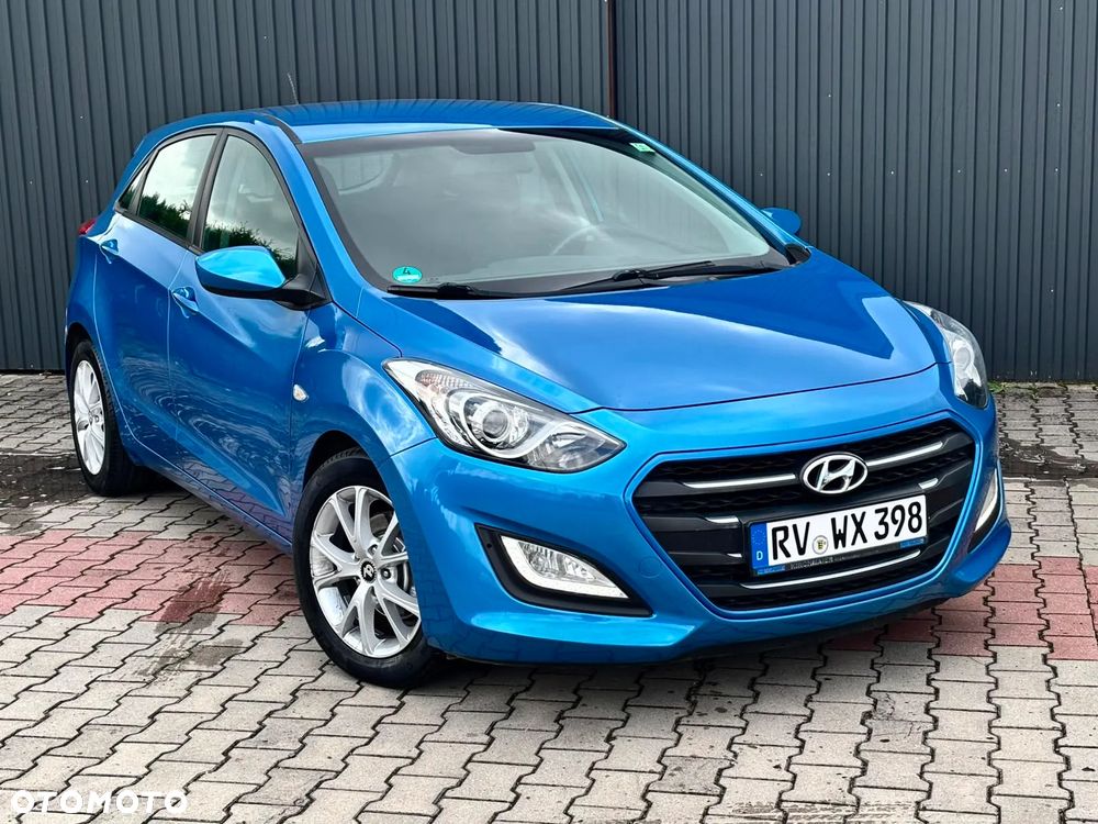 Hyundai i30 blue 1.6 CRDi Passion - 1