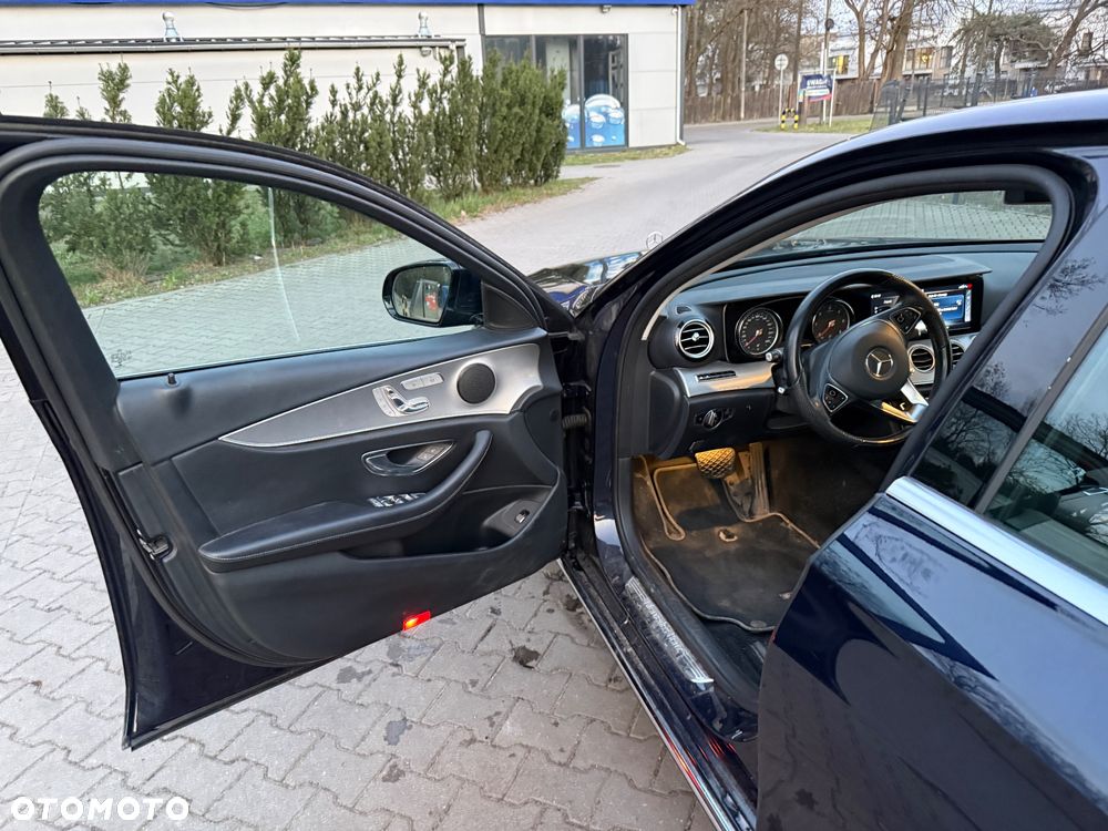 Mercedes-Benz Klasa E 220 d 4-Matic 9G-TRONIC - 9