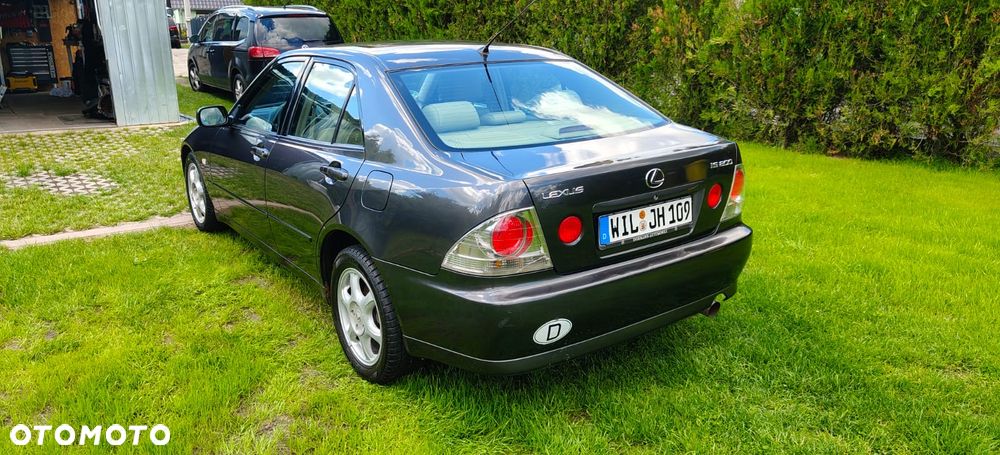 Lexus IS 200 Prestige - 4