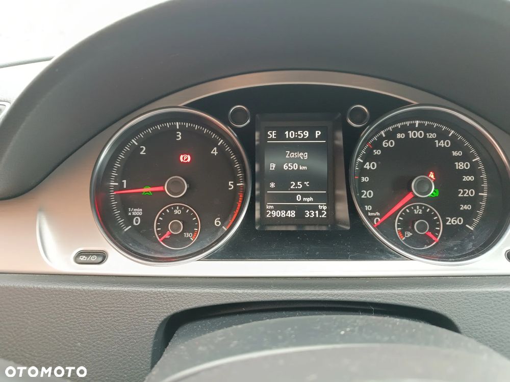 Volkswagen Passat - 15