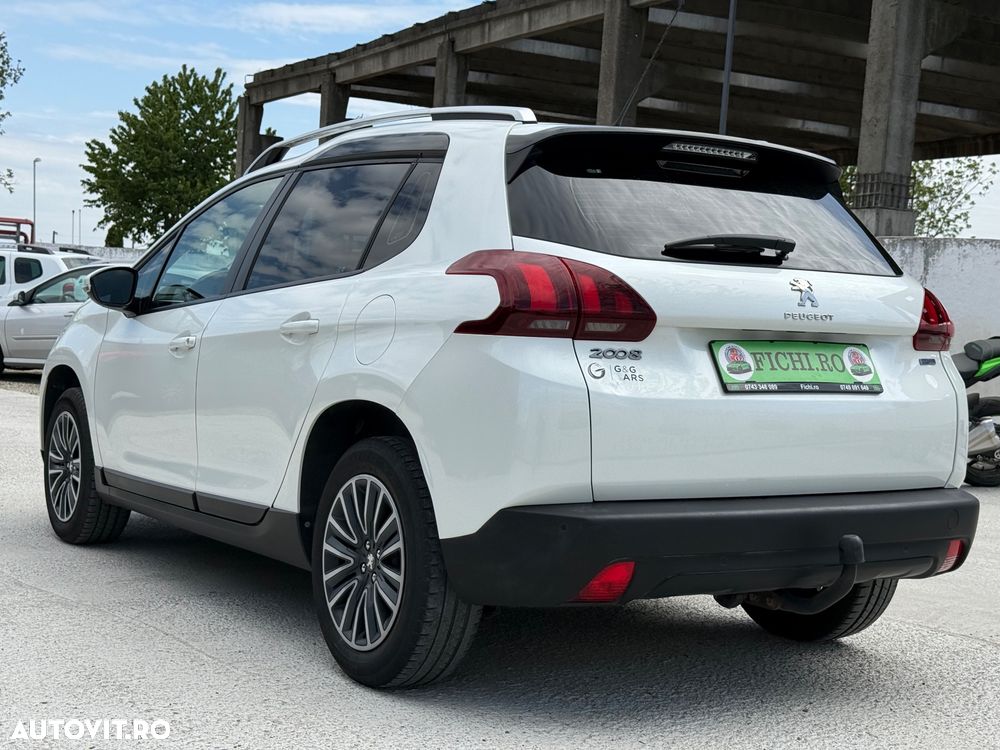 Peugeot 2008 PureTech 130 GPF Stop&Start Signature - 4