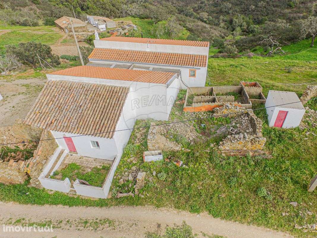 Moradia T1 para venda - Grande imagem: 2/6