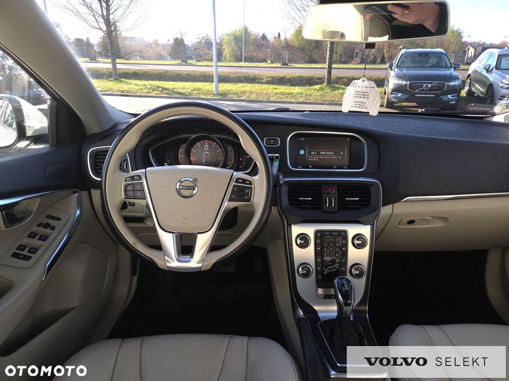 Volvo V40 - 14