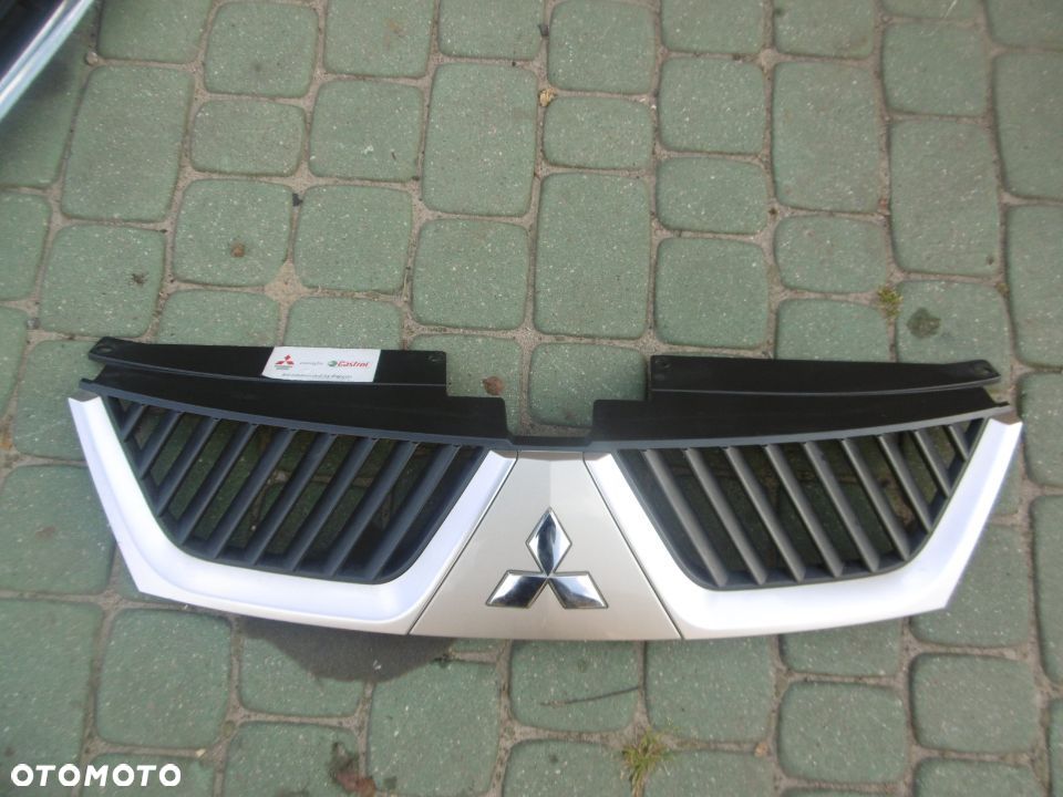 Grill Mitsubishi OUTLANDER - 1