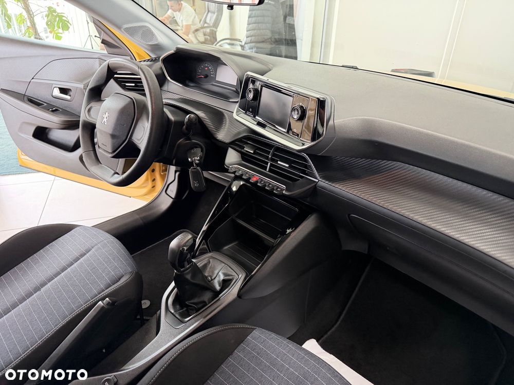 Peugeot 208 - 26