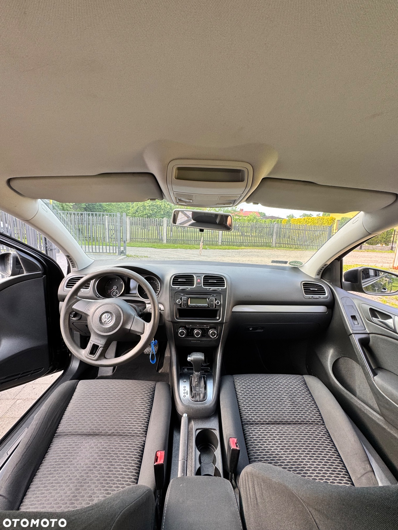Volkswagen Golf - 6