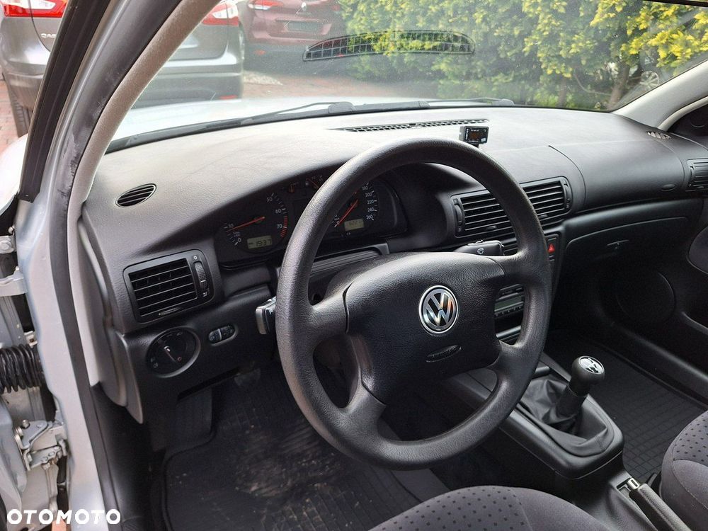 Volkswagen Passat - 16