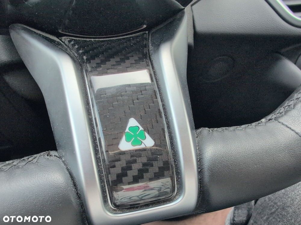 Alfa Romeo Giulia 2.9 Bi Turbo V6 Quadrifoglio - 29