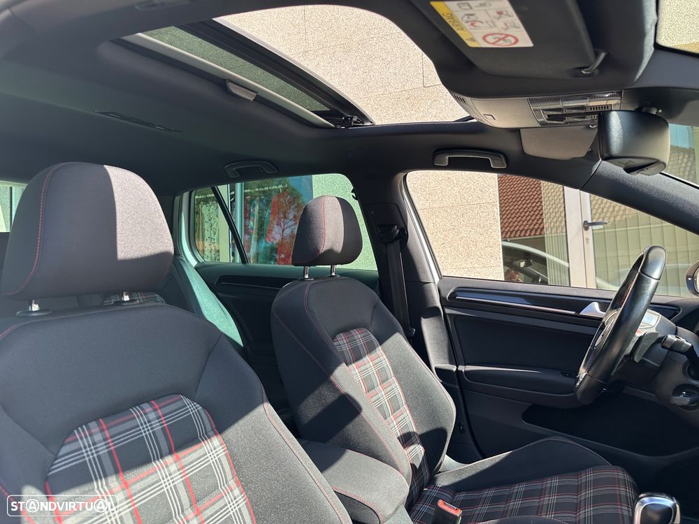 VW Golf 2.0 TSi GTi DSG Performance - 33