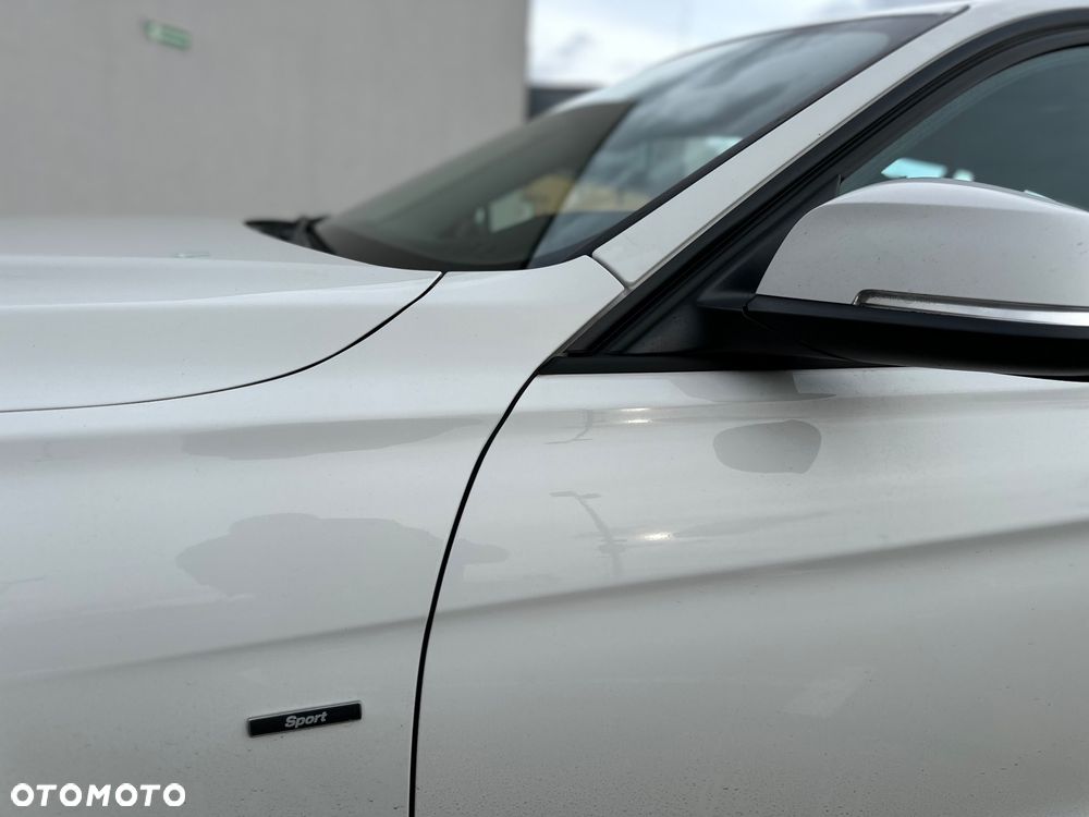 BMW Seria 3 320d Touring xDrive Sport Line - 11