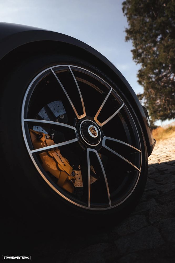 Porsche 911 (992) Turbo S - 9