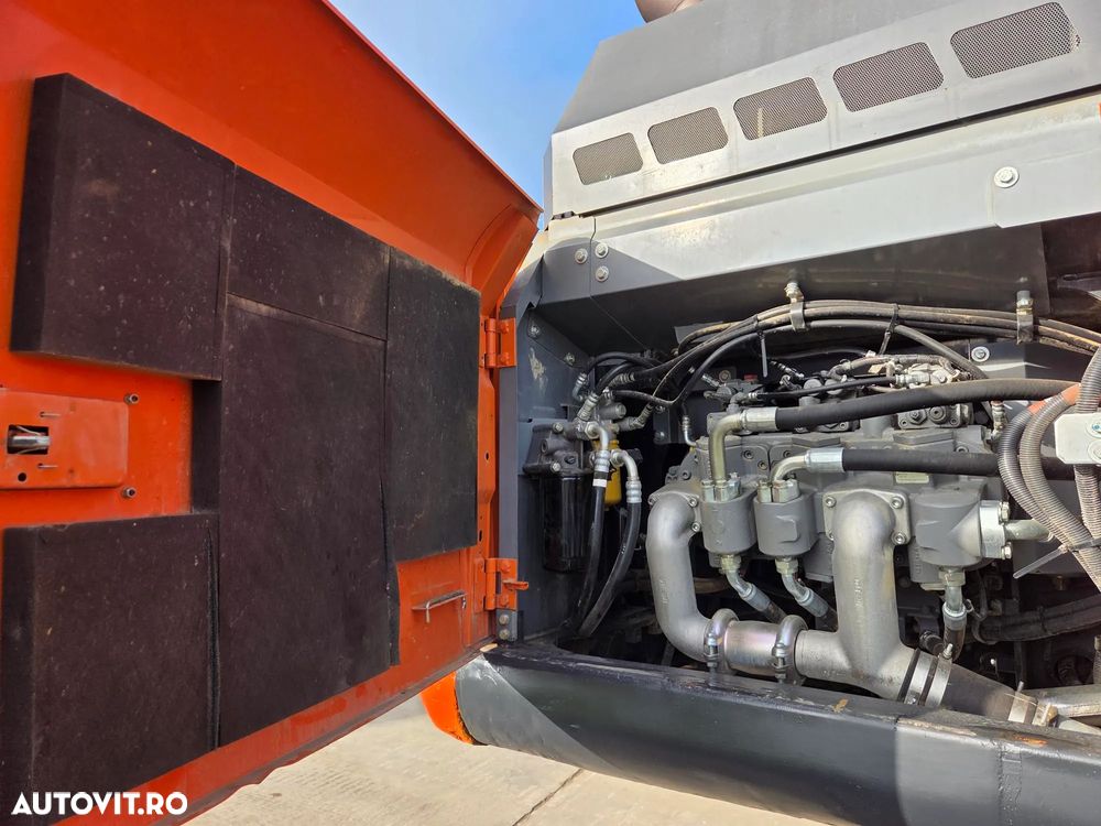 Hitachi ZX350-6, 2019, 12.535h, cupa NOUA 2,2mc, Masa operationala 36,3t, 3 pompe hidr HITACHI, ad sapare 8m, inst picon, lant 90% ok doar 293h mars, camera spate si laterale, AC, ridica 22 tone, posibilitate leasing 4 ani-STARE BUNA-PROMOTIE 83.900 EUR+Tva - 34