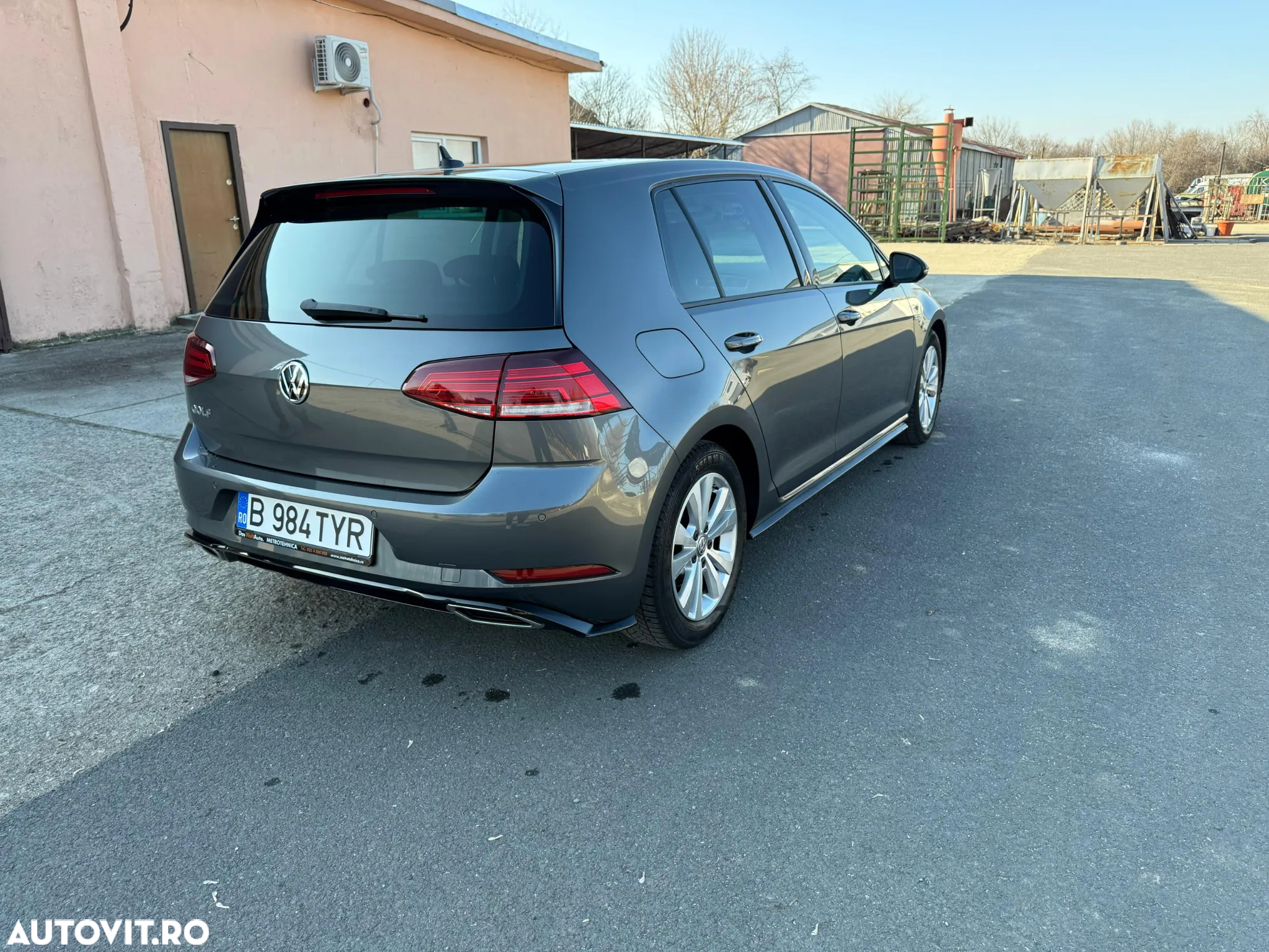 Volkswagen Golf 1.6 TDI DSG Comfortline - 9