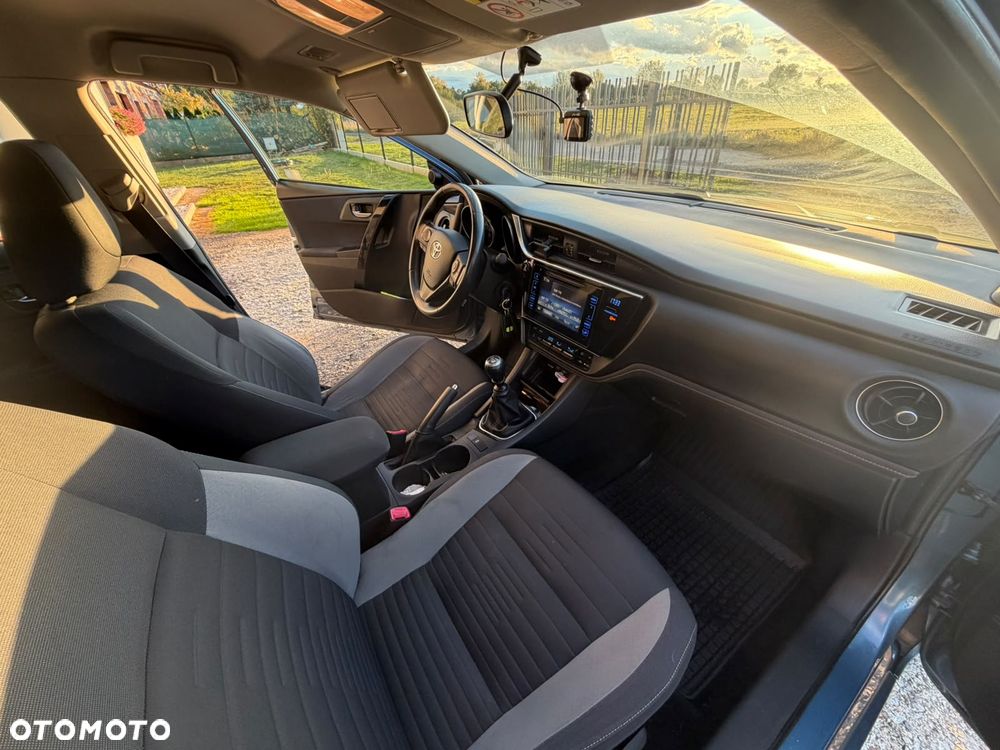 Toyota Auris - 4