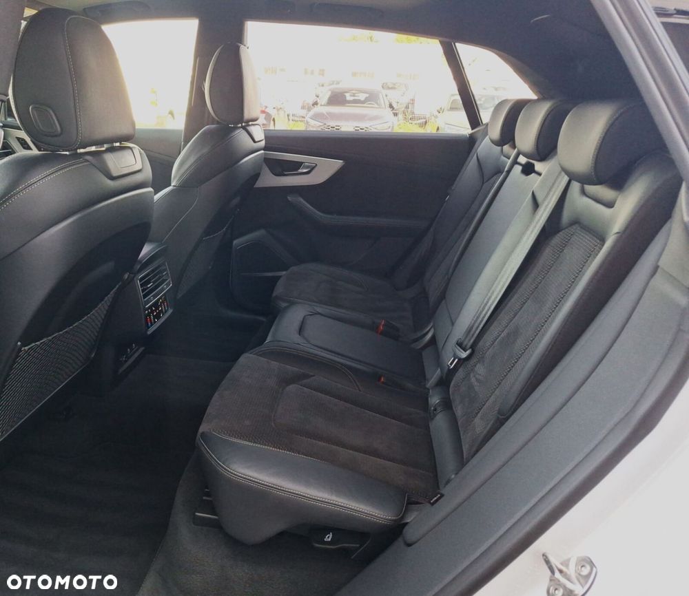 Audi SQ8 - 24
