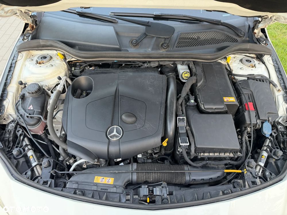 Mercedes-Benz CLA 200 d 4Matic 7G-DCT AMG Line - 36