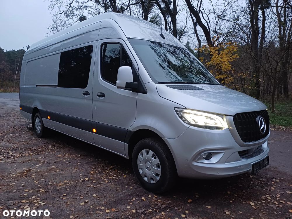 Mercedes-Benz 907 - 1