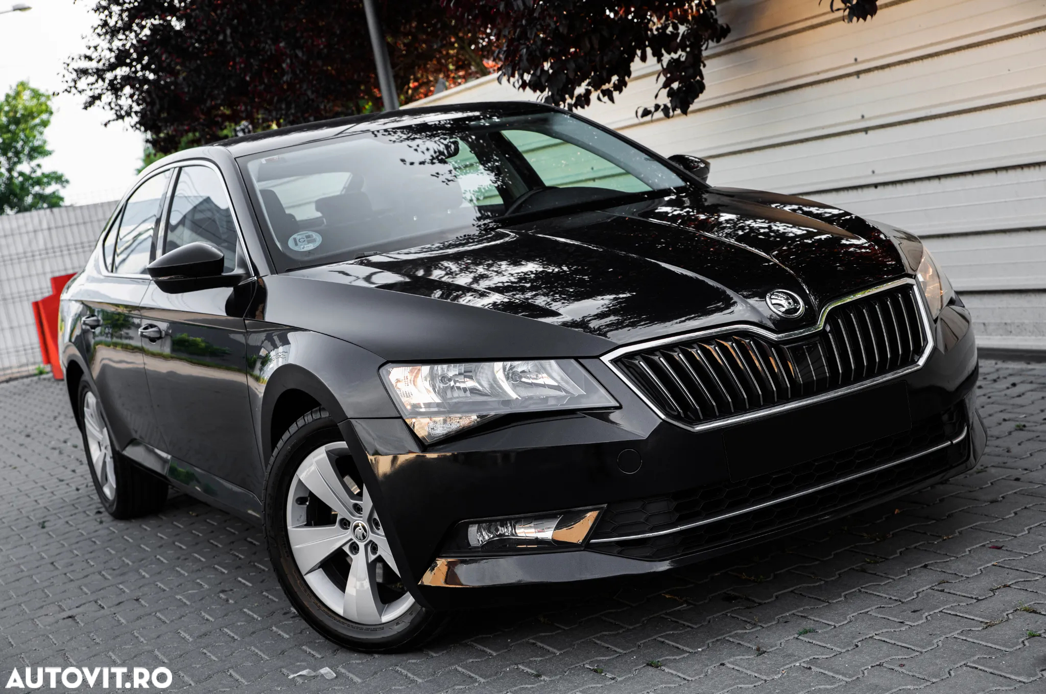 Skoda Superb 2.0 TDI Active - 37