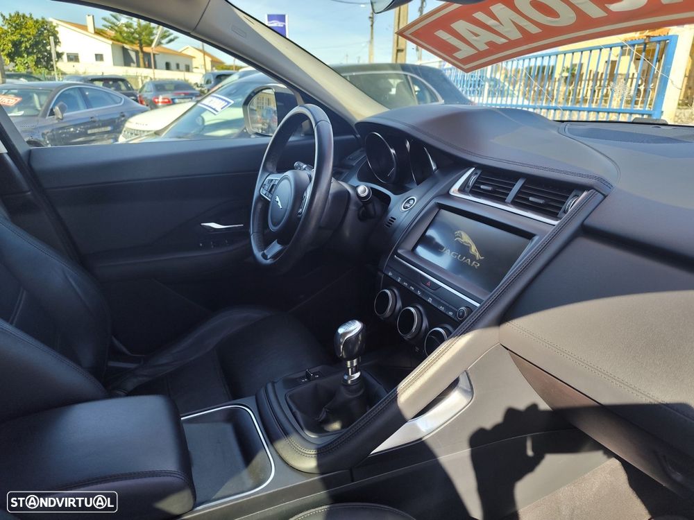 Jaguar E-Pace 2.0 i4D S - 29