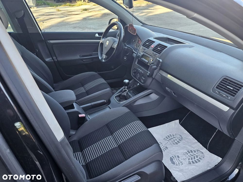 Volkswagen Golf - 10